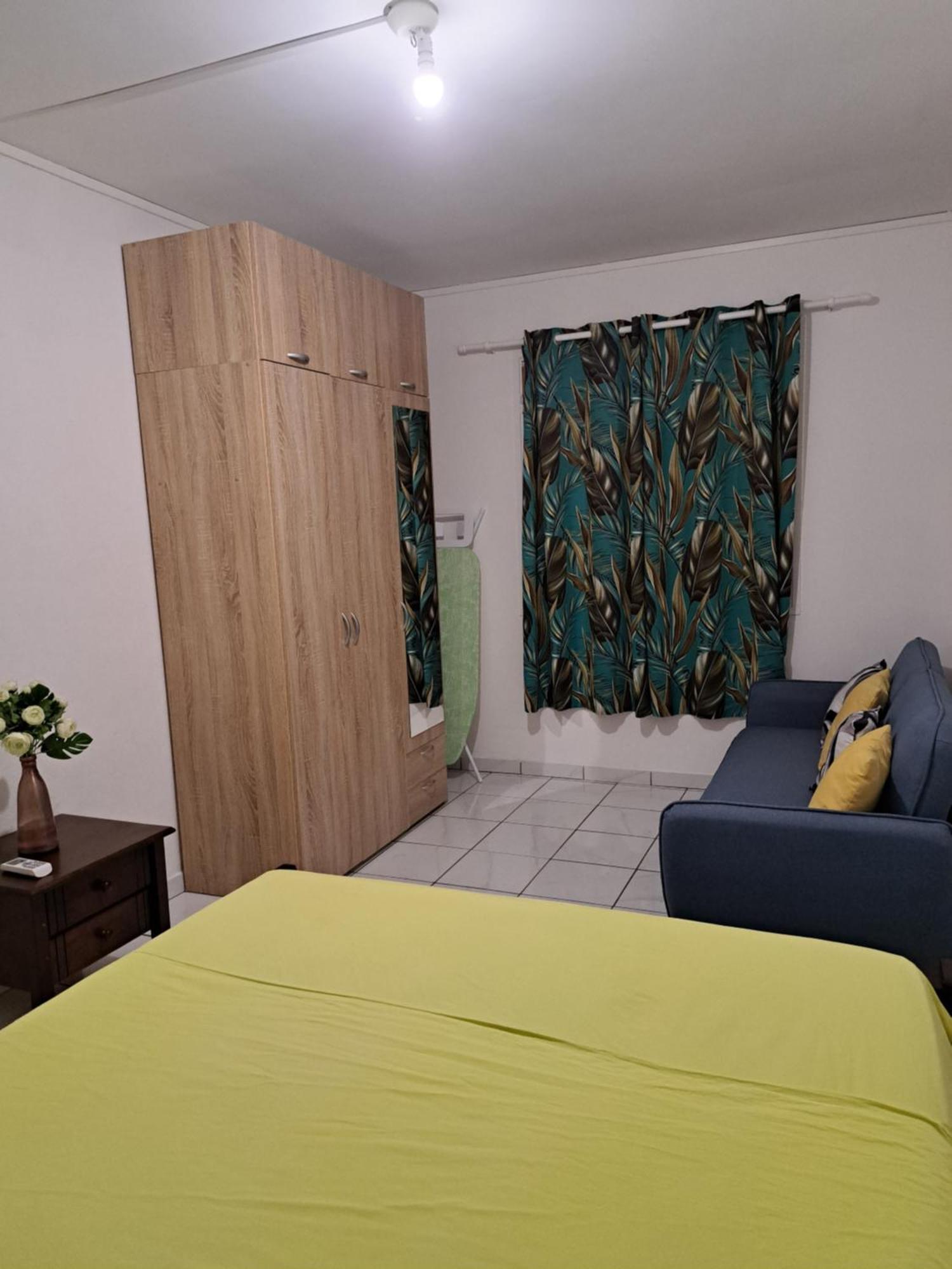 Résidence Andy: Appart Accueillant avec Parking Privé Saint-Denis Exterior photo